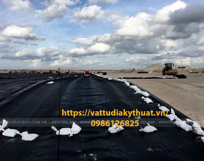 mang-chong-tham-hdpe-duoc-su-dung-trong-qua-trinh-xu-ly-rac-thai-cong-nghiep