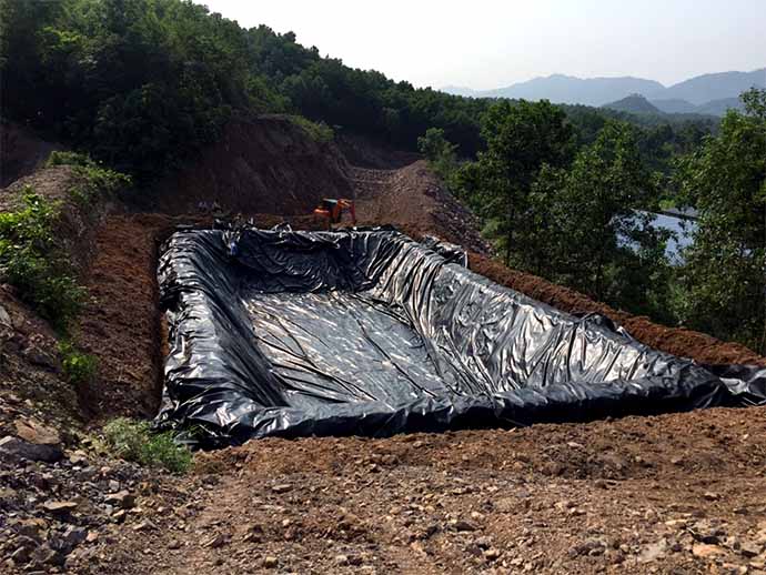 Công ty Phú Sơn phân phối và thi công màng chống thấm HDPE cho trang trại lợn tại Thái Nguyên