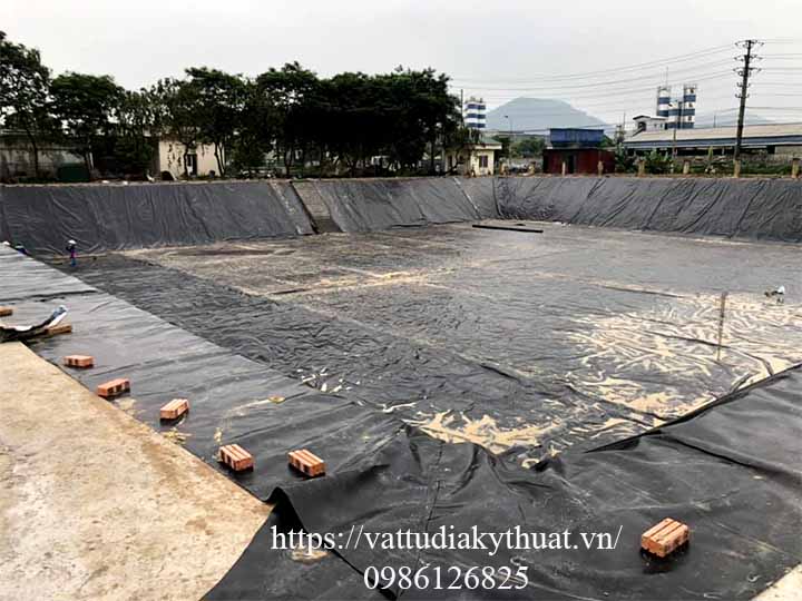 Hồ chứa nhà máy xử lý nước thải được lót màng bạt nhựa HDPE chống thấm tại Bắc Ninh