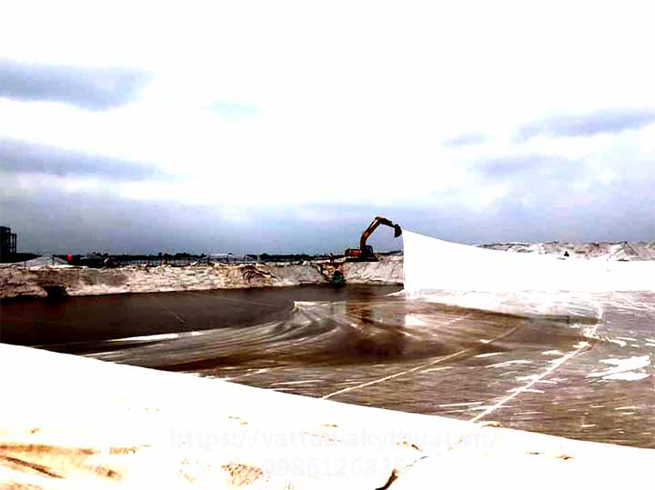 Sử dụng vải địa và màng HDPE chống thấm cho hồ chứa nước tại thừa Thiên Huế