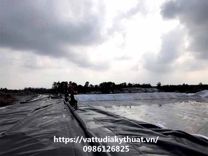 Thi công hàn màng chống thấm HDPE cho hồ chứa nước tại Huyện Phong Điền