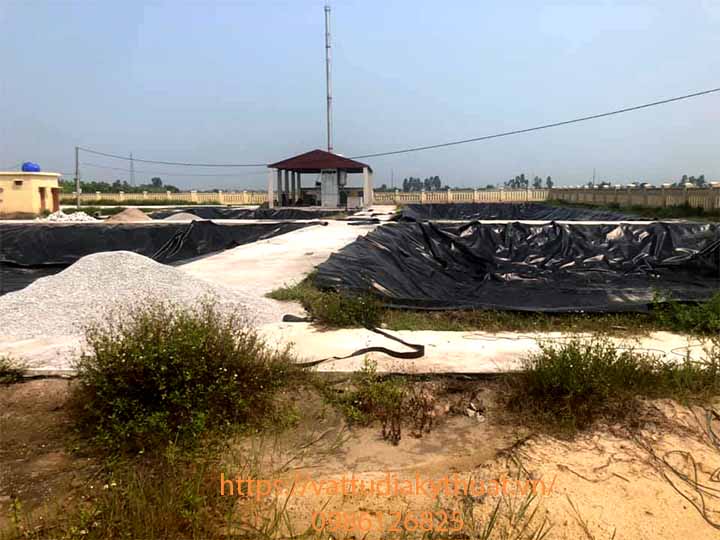Các ô chôn lấp rác được sử dụng màng nhựa HDPE lót chống thấm đảm bảo an toàn hiệu quả