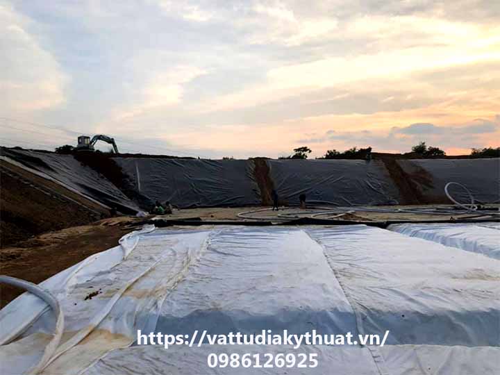 Kết hợp vải dịa trong thi công màng HDPE hồ xử lý nước thải tại Thanh Hóa