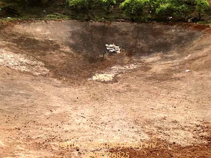 Khu vực thi công bạt HDPE lót hồ chứa nước tưới cây tại Mộc châu, sơn La