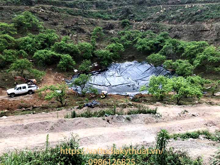 Thực hiện thành công quá trình thi công bạt HDPE lót hồ chứa nước tưới cây tại Mộc Châu, sơn La