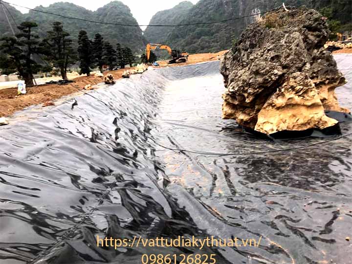 Triển khai thi công bạt HDPE lót hồ cảnh quan tại Tam Điệp, Ninh bình đúng tiến độ