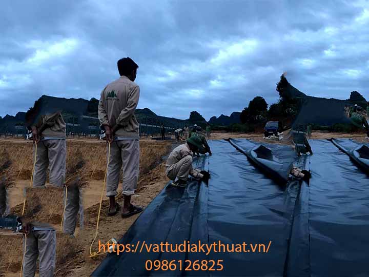 Quá trình hàn ghép nối các tấm bạt HDPE bằng máy hàn chuyên dụng hiệu quả cao nhất