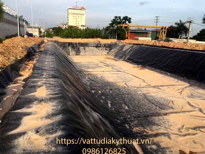 Quá trình thực hiện thi công bạt HDPE lót hồ xử lý nước thải khu công nghiệp tại Vĩnh Phúc