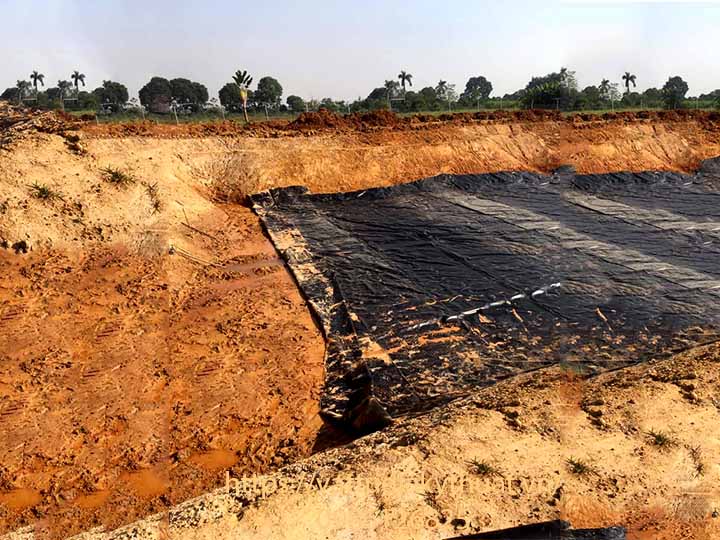 Công trình thi công bạt lót hồ chứa nước tại Gia Lâm, hà Nội