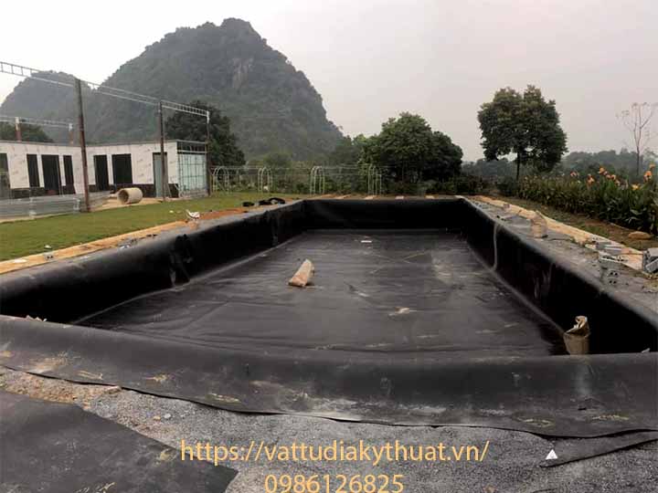 Toàn cảnh công trình thi công bạt lót hồ cảnh quan tại Chương Mỹ, Hà Nội