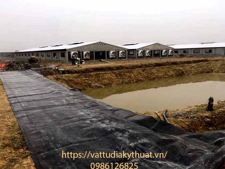 Khu vực thi công hầm biogas ao sinh học bằng màng HDPE chóng thấm tại Thọ Xuân, Thanh Hóa