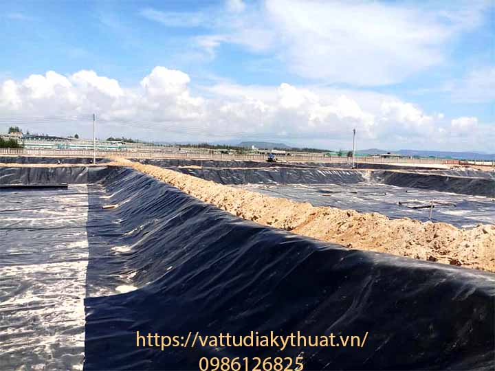 Triển khai thi công bạt lót hồ nuôi tôm tại Phú Yên dảm bảo tiến độ chất lượng