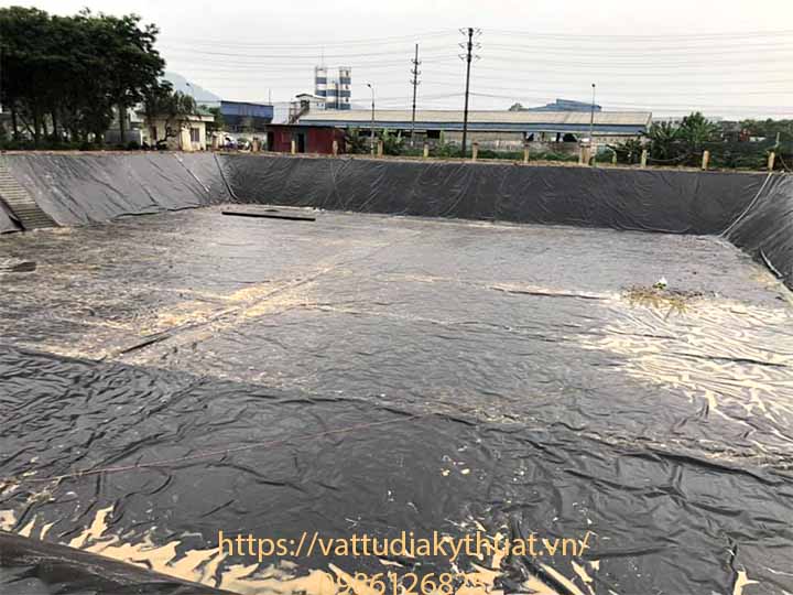 Hình ảnh công trình thi công xây dựng hồ chứa nước thải dùng màng chống thấm HDPE tại Quế Võ, Bắc Ninh