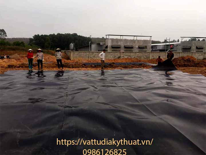 Tích cực thực hiện thi công lót màng chống thấm HDPE tại Phú thọ cho trang trại chăn nuôi gia cầm