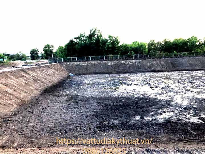 Quá trình triển khai thi công lót màng chống thấm HDPE 1mm tại Gia Lai diễn ra đúng kỹ thuật và tiến dộ