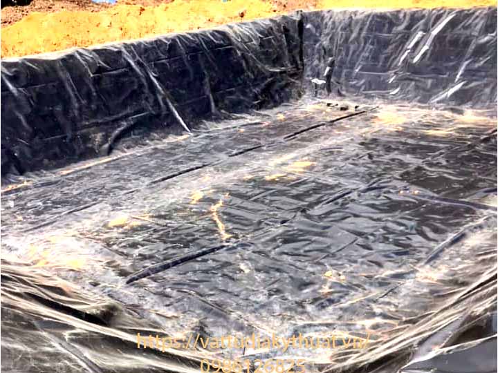 Công trình lót hồ chứa nước bằng màng chóng thấm HDPE 1.5m tại Kon Tum