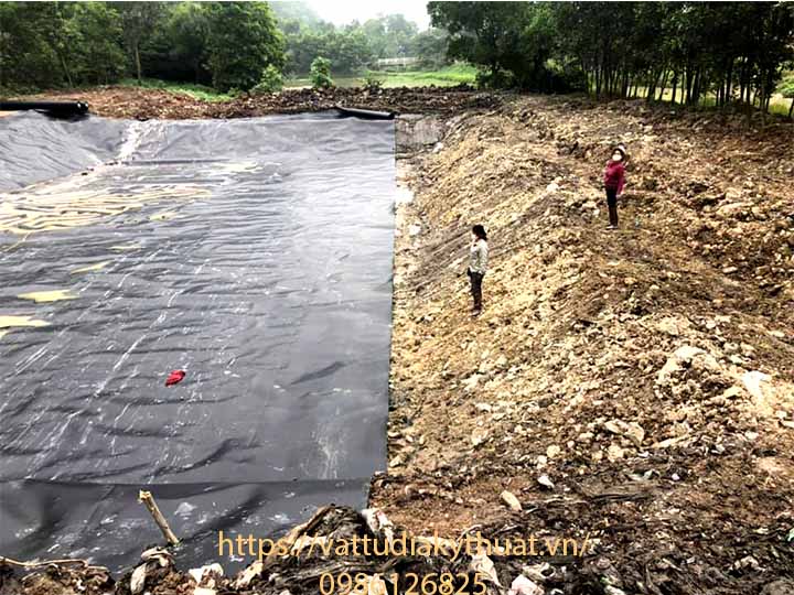 Công trình thi công lót hố chôn lấp rác bằng màng chống thấm HDPE tại Nghệ An