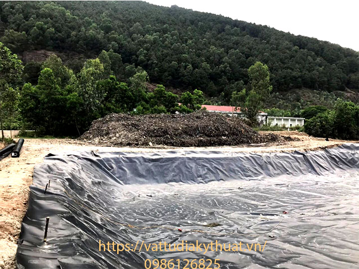 Thi công lót bãi chôn lấp rác thải bằng bạt HDPE tại Nghệ An dảm bảo tiêu chauanr chất lượng