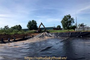 Thi công bạt lót hồ chứa nước taij Trà Vinh