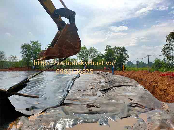 Công ty Phú Sơn cung cấp và thi công màng HDPE làm hầm biogas cho trang trại chăn nuôi