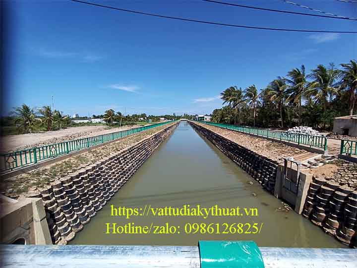 Thi công neoweb 445 - 100